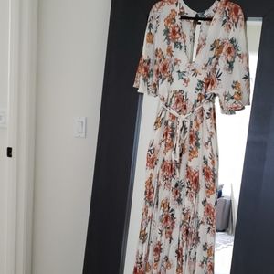 Forever 21 Dresses - Long Floral Print Maxi Forever 21 Dresses - Long Floral Print Maxi
